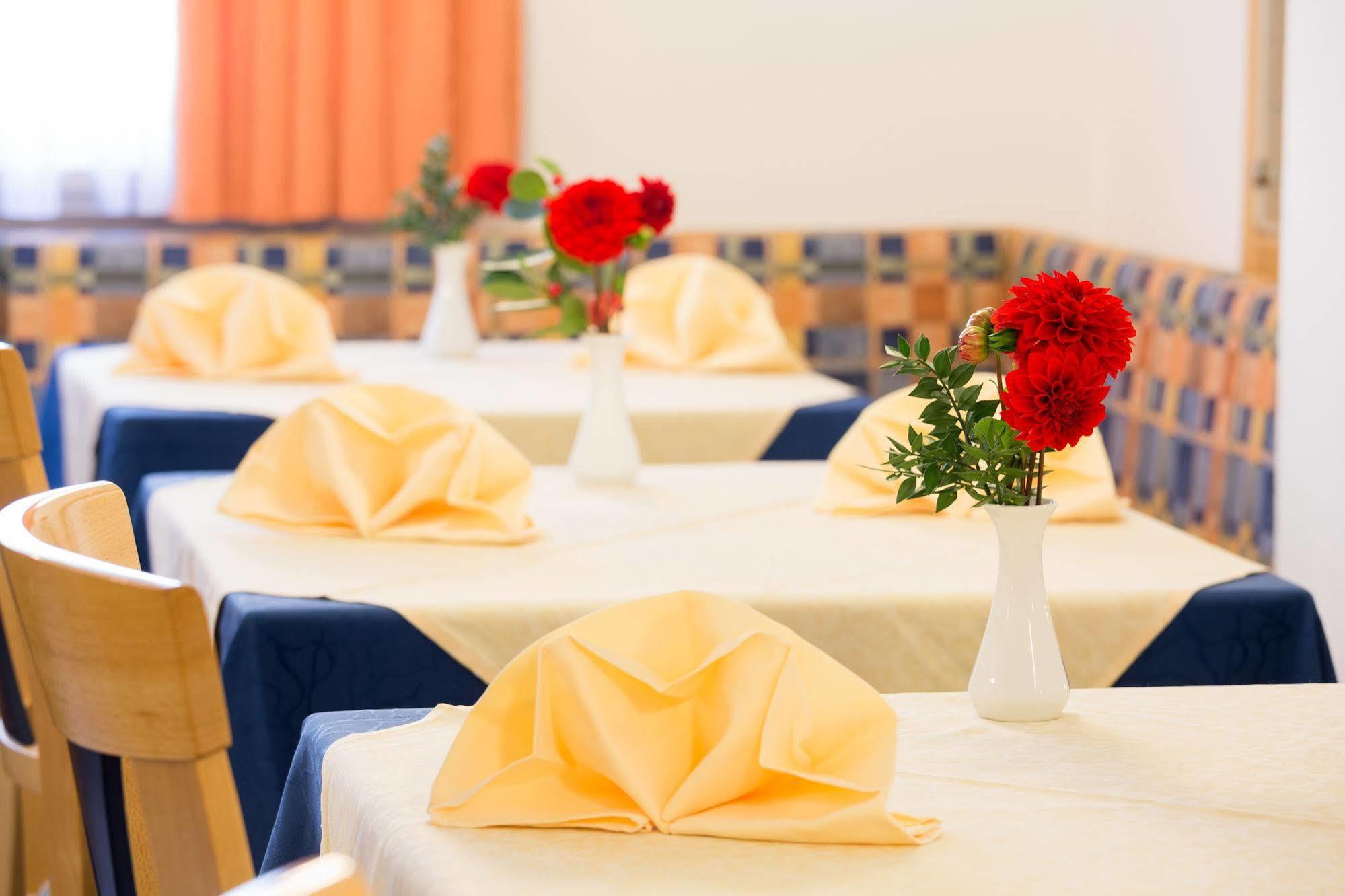 Hotel Gruberhof Мерано Екстериор снимка