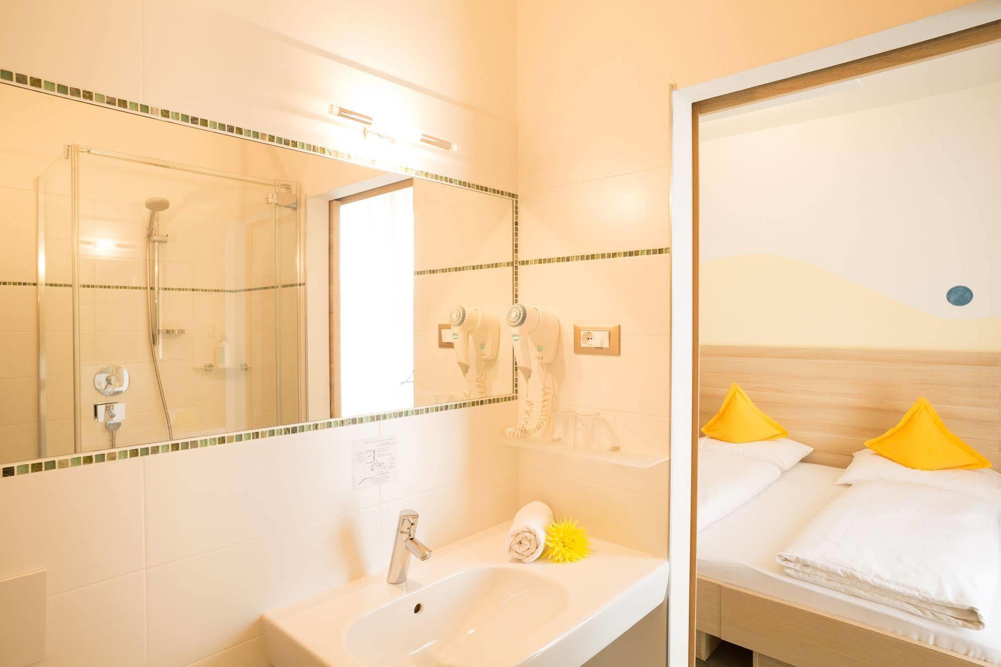 Hotel Gruberhof Мерано Екстериор снимка