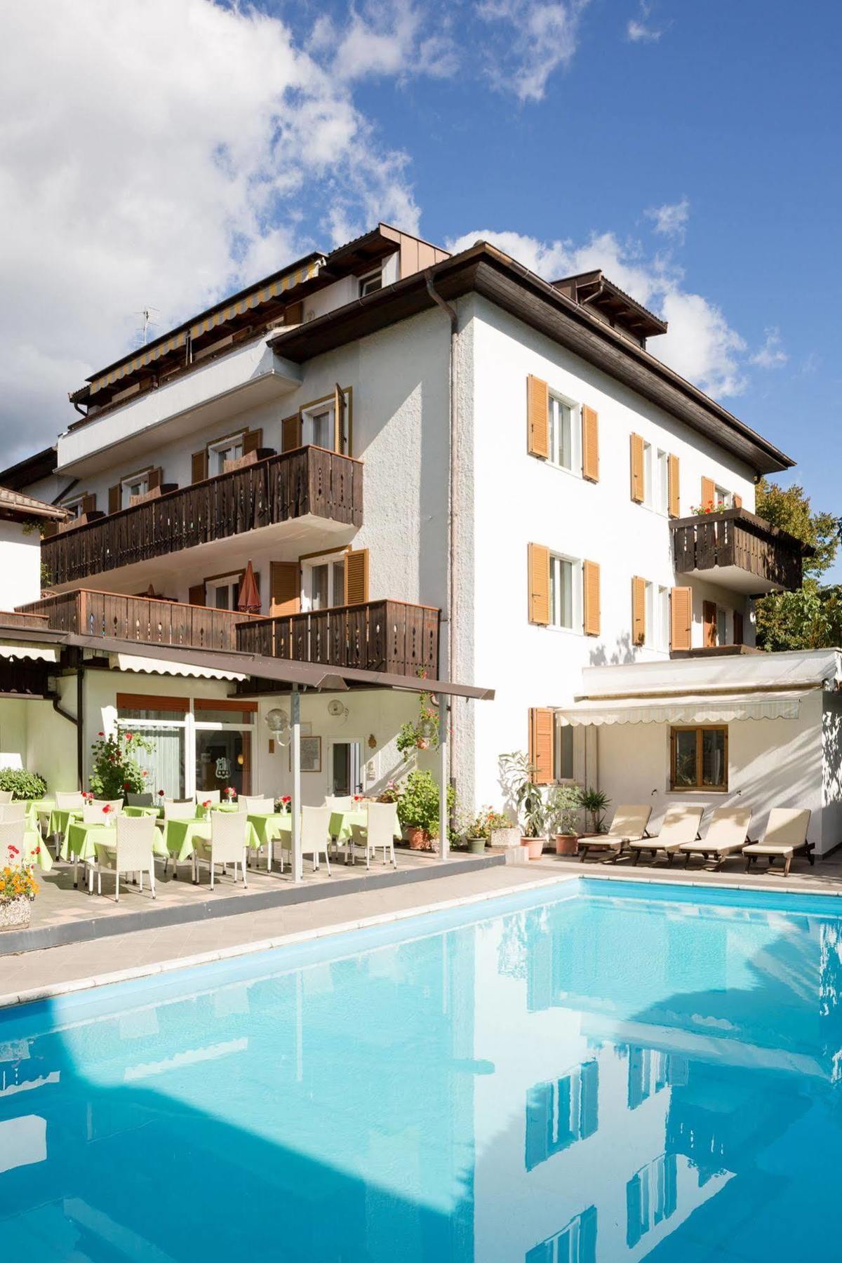 Hotel Gruberhof Мерано Екстериор снимка