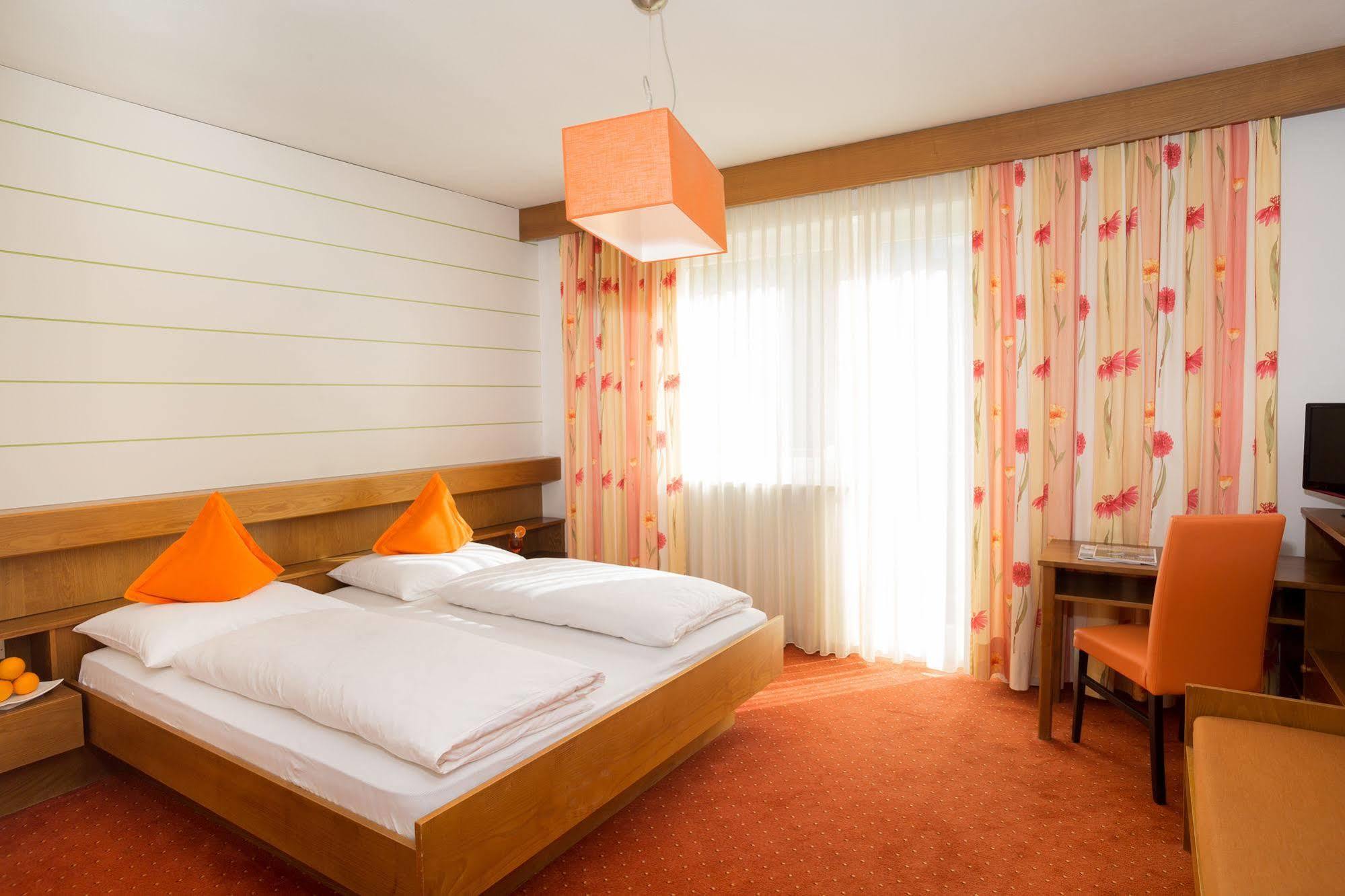 Hotel Gruberhof Мерано Екстериор снимка