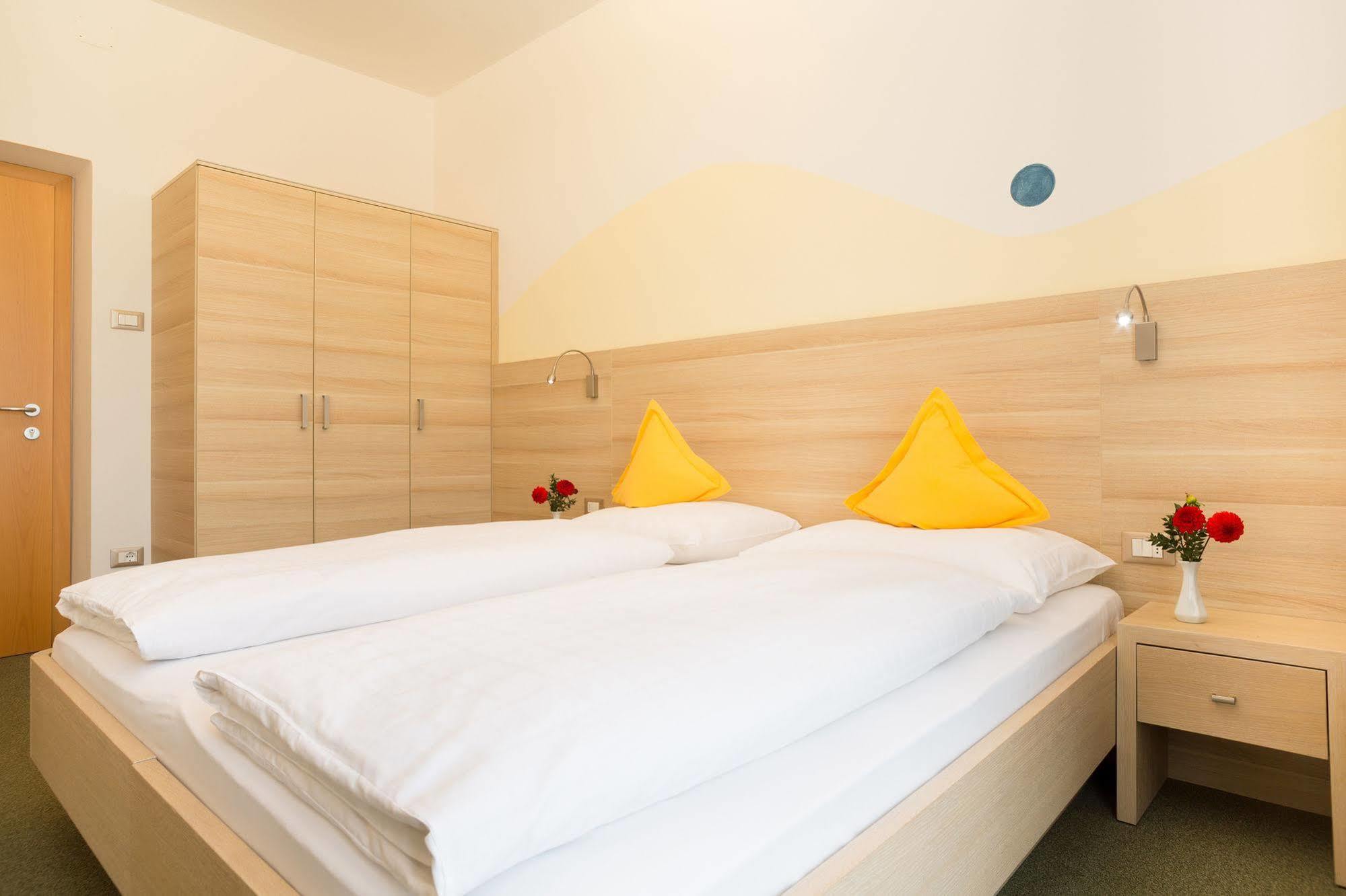 Hotel Gruberhof Мерано Екстериор снимка